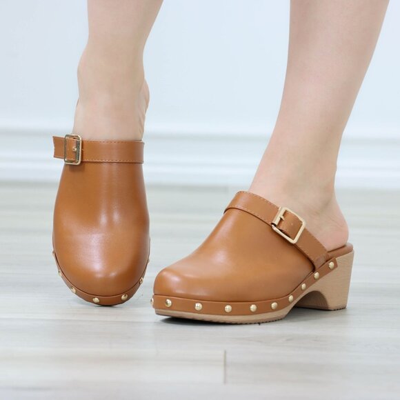 Low Heel Studded Clogs Slip On Faux Leather Mules Retro Style Shoes Lightweight - Picture 5 of 12